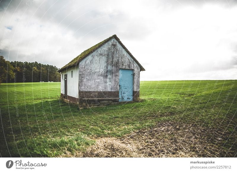 Scheune Arbeit & Erwerbstätigkeit Beruf Handwerker Gartenarbeit Landwirt Landwirtschaft Landwirtschaftliche Geräte Arbeitsplatz Forstwirtschaft Landschaft