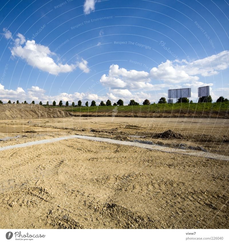 Platz Baustelle Umwelt Natur Landschaft Erde Wolken Schönes Wetter Sand Zeichen ästhetisch authentisch neu positiv Klischee Handel kompetent Konkurrenz