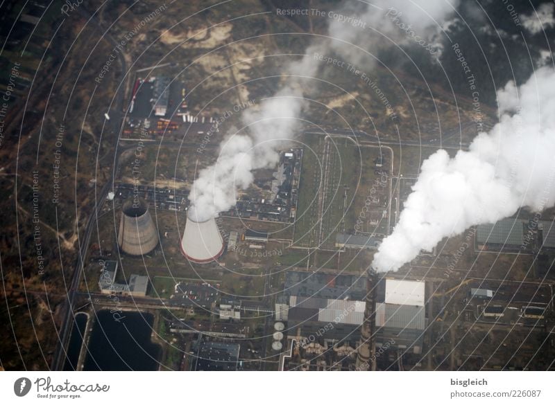 Kraftwerk Fabrik Industrie Energiewirtschaft Stromkraftwerke Kiew Ukraine Europa Industrieanlage dreckig braun Rauch Umwelt Umweltverschmutzung Farbfoto