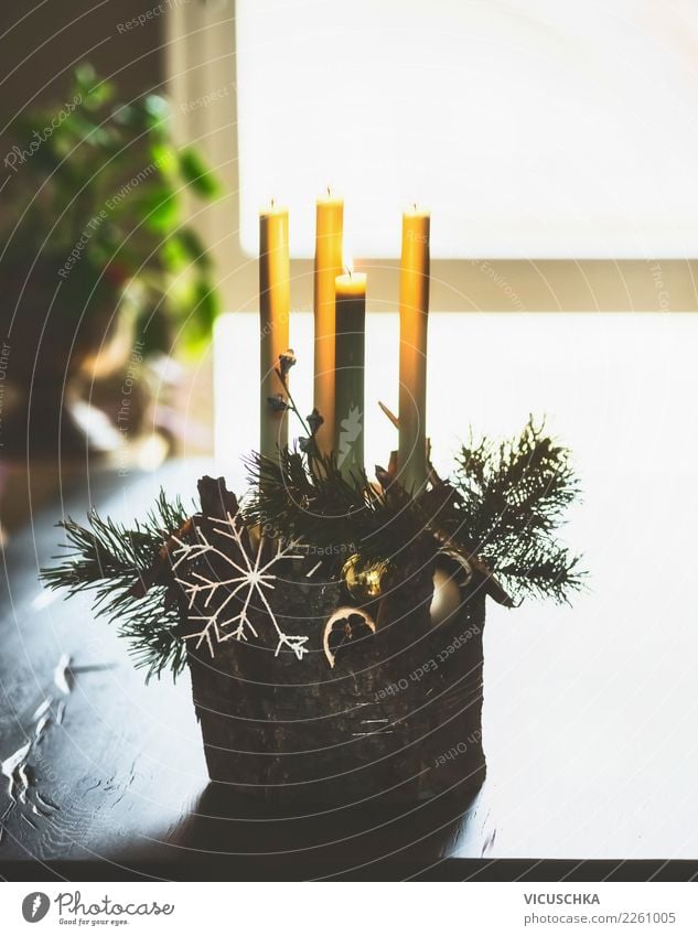 Adventskranz auf dem Tisch Lifestyle Stil Design Winter Häusliches Leben Wohnung Haus Dekoration & Verzierung Wohnzimmer Feste & Feiern Weihnachten & Advent