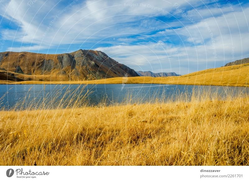 Schwarzer Rock Lake, Lagodekhi, Georgia schön Ferien & Urlaub & Reisen Tourismus Abenteuer Sonne Berge u. Gebirge wandern Umwelt Natur Landschaft Herbst Gras