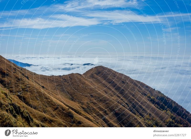 Das Meer der Wolken über den Bergen, Georgia schön Ferien & Urlaub & Reisen Tourismus Abenteuer Sonne Berge u. Gebirge wandern Umwelt Natur Landschaft Herbst