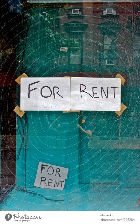 Zu vermieten Haus Fassade Fenster Schaufenster Papier Zettel Englisch Schriftzeichen Schilder & Markierungen Ladengeschäft Farbfoto Textfreiraum oben