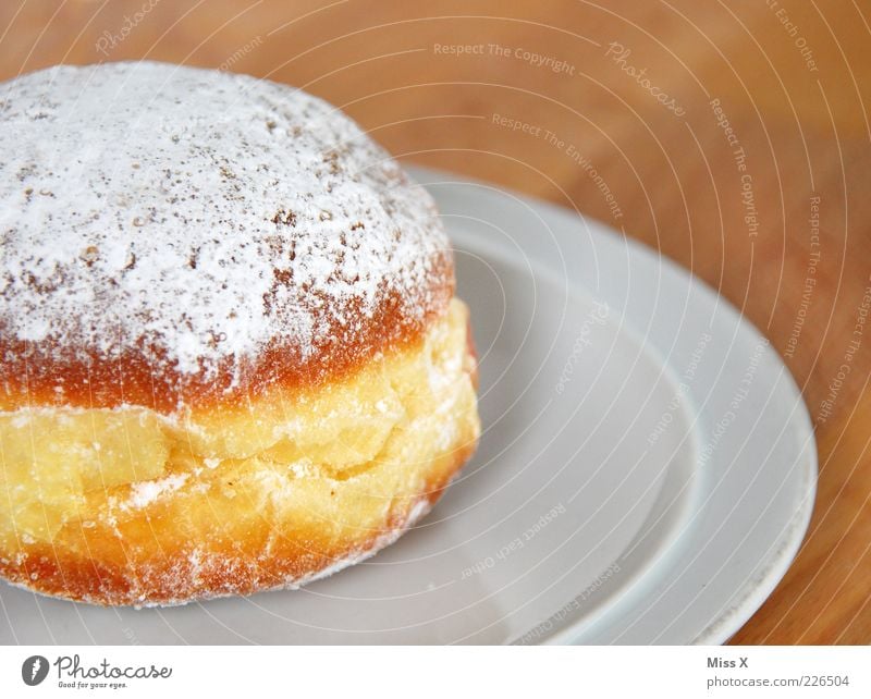 alaaaaaf Lebensmittel Teigwaren Backwaren Ernährung Kaffeetrinken Teller lecker rund süß Puderzucker Krapfen Fett Dickmacher Farbfoto Nahaufnahme Menschenleer