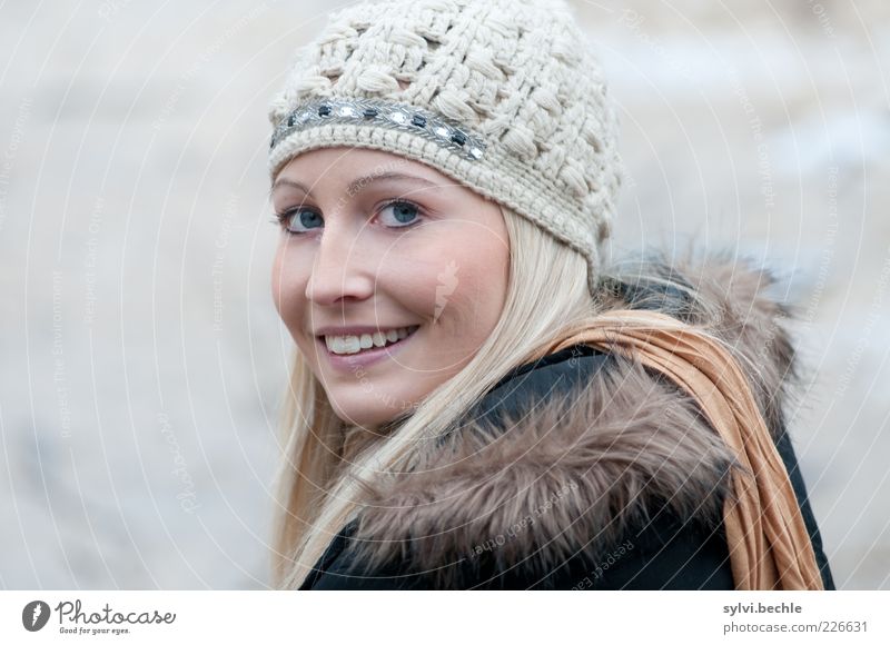 beautyful one elegant Stil schön Haare & Frisuren Mensch feminin Junge Frau Jugendliche Leben Gesicht Auge Nase Mund Lippen Zähne 1 Winter Mode Jacke Fell Mütze