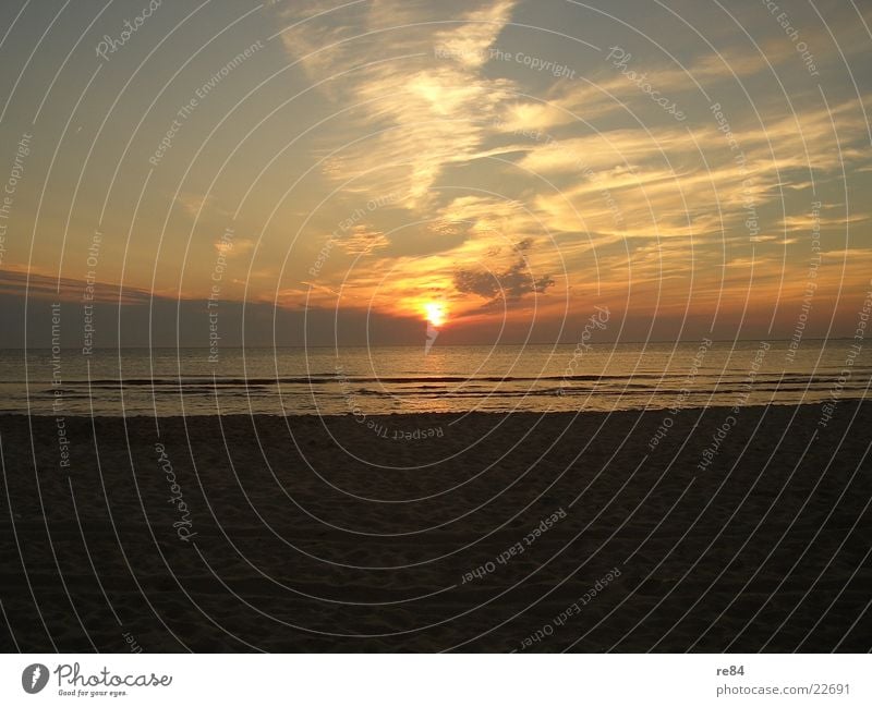 Sonnenuntergang Nordsee 2004 Niederlande schön Romantik Meer Wolken dunkel träumen traumhaft Strand Küste Kontrast hell orange Klarheit frei Texel