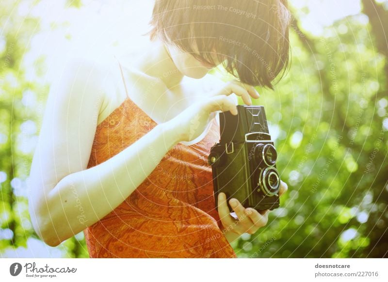 touched by the presence of your very love. Mensch feminin Junge Frau Jugendliche Erwachsene 1 18-30 Jahre Blick Lomografie lubitel 2 twin lens reflex Natur