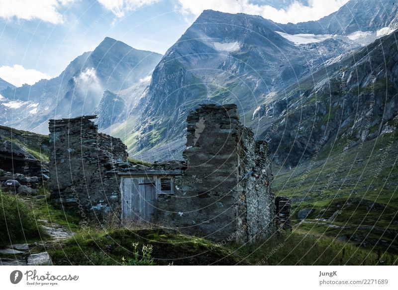 Traces Glück ruhig Freizeit & Hobby Ferien & Urlaub & Reisen Abenteuer Freiheit Sommer Berge u. Gebirge wandern Klettern Bergsteigen Umwelt Natur Landschaft