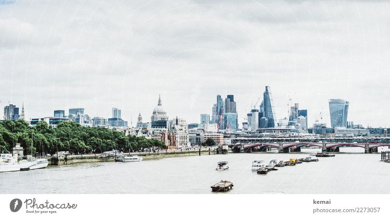 London Ausflug Ferne Städtereise Himmel Wolken Baum Flussufer Themse England Hauptstadt Stadtzentrum Haus Hochhaus Bankgebäude Brücke Gebäude Skyline