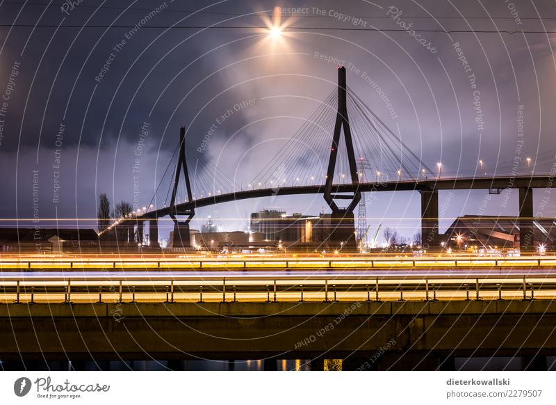 Köhlbrandbrücke Stadt Stadtzentrum Skyline Brücke Bauwerk Architektur Sehenswürdigkeit Straße Autobahn Fahrzeug PKW Lastwagen ästhetisch schön Hamburg