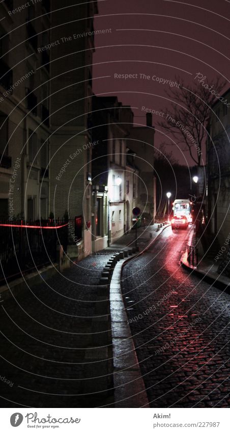 Montmartre de nuit! Stil Nachtleben Nachthimmel Herbst Winter Frankreich Kleinstadt Hauptstadt Altstadt Menschenleer Haus Gebäude Architektur Sehenswürdigkeit