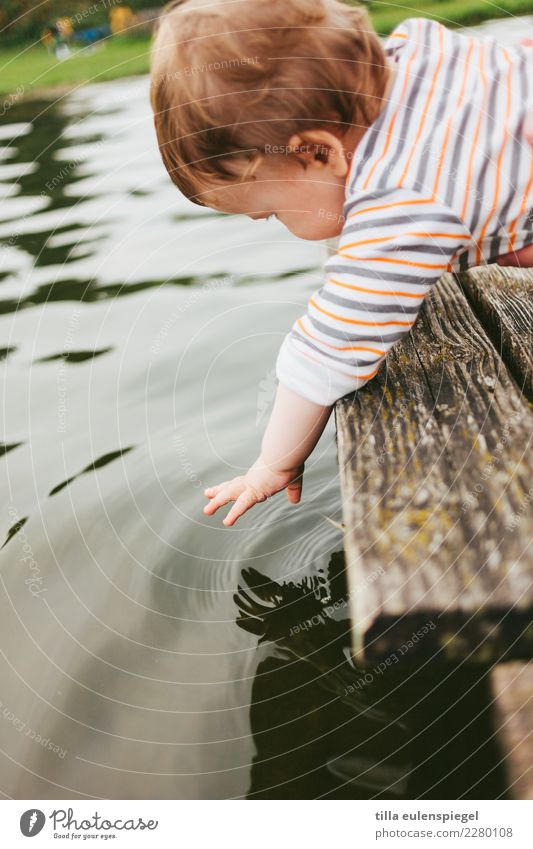 Pitsch Patsch Spielen Ferien & Urlaub & Reisen Tourismus Ausflug Abenteuer Kind Baby Kleinkind Kindheit Leben Umwelt Natur Wasser Sommer Teich See beobachten