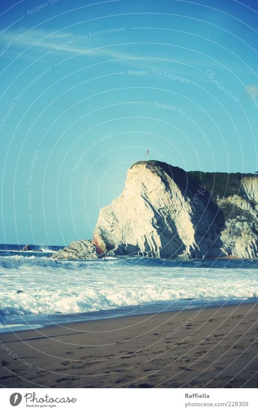 el destino Luft Wasser Sonnenlicht Sommer Schönes Wetter Felsen Gipfel Wellen Küste Strand Meer blau Bilbao Baskenland Spanien Sand Golf von Biskaya