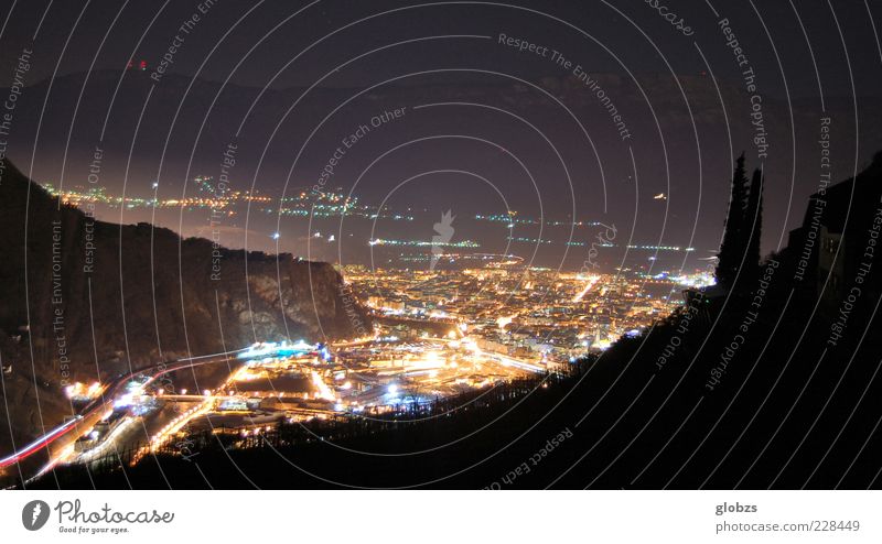 one night in Bozen Nachthimmel Felsen Alpen Berge u. Gebirge Italien Stadt Stimmung Heimweh Fernweh Einsamkeit Freiheit Frieden Geschwindigkeit Hoffnung Handel