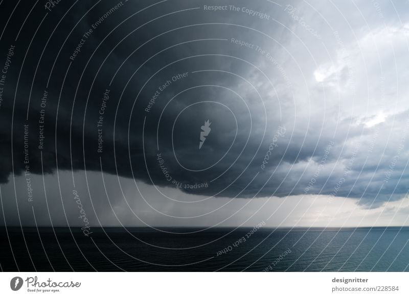 Botschaft Ferne Urelemente Himmel Wolken Gewitterwolken Horizont Klima Klimawandel Wetter schlechtes Wetter Unwetter Wind Sturm Regen Hagel Nordsee Meer dunkel