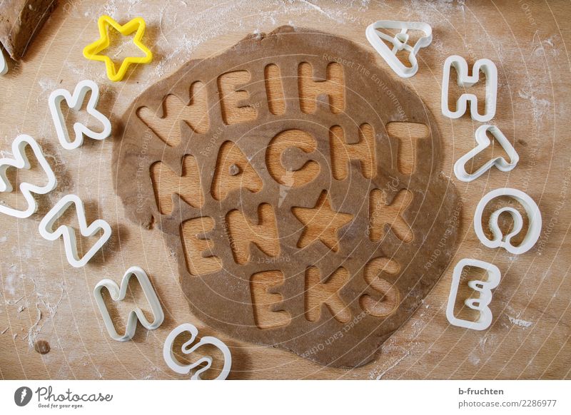 Weihnachtsbäckerei Süßwaren Weihnachten & Advent Schriftzeichen braun backen Keks Plätzchen Backwaren Teigwaren Ausstechform Strukturen & Formen Buchstaben