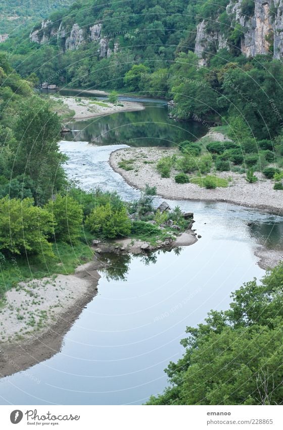 chassezac Freiheit Sommer Berge u. Gebirge Natur Landschaft Pflanze Wasser Baum Wald Felsen Schlucht Flussufer Bach nass grün Idylle Flußbett Kurve