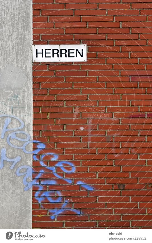 Nun ja Toilette Gebäude Mauer Wand Fassade Schriftzeichen Schilder & Markierungen Graffiti Frieden Herr Farbfoto Textfreiraum Mitte Herrentoilette Menschenleer