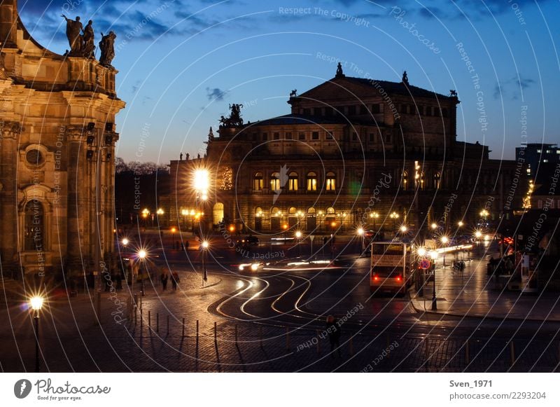 Semperoper und Theaterplatz Dresden Ferien & Urlaub & Reisen Tourismus Sightseeing Städtereise Kultur Opernhaus Sonnenaufgang Sonnenuntergang Deutschland Europa