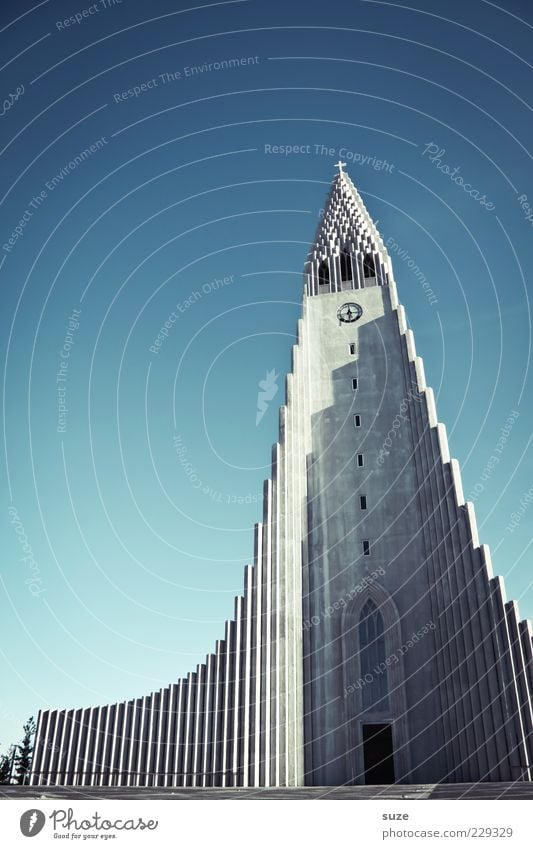 Hallgrímskirkja Himmel Wolkenloser Himmel Kirche Bauwerk Gebäude Architektur Sehenswürdigkeit Denkmal außergewöhnlich modern Spitze blau Glaube