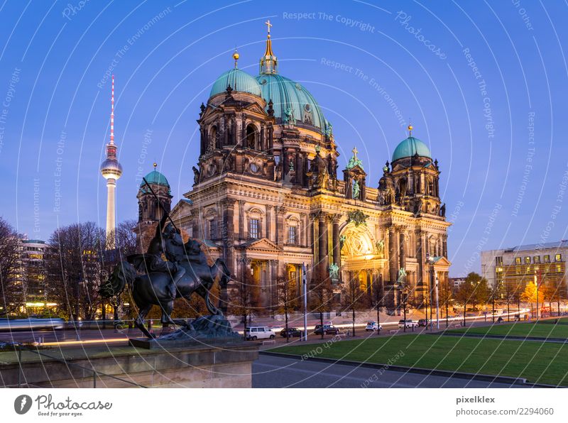 Berliner Dom bei Nacht Nachtleben Museum Berlin-Mitte Deutschland Europa Stadt Hauptstadt Stadtzentrum Altstadt Traumhaus Kirche Platz Turm Bauwerk Gebäude