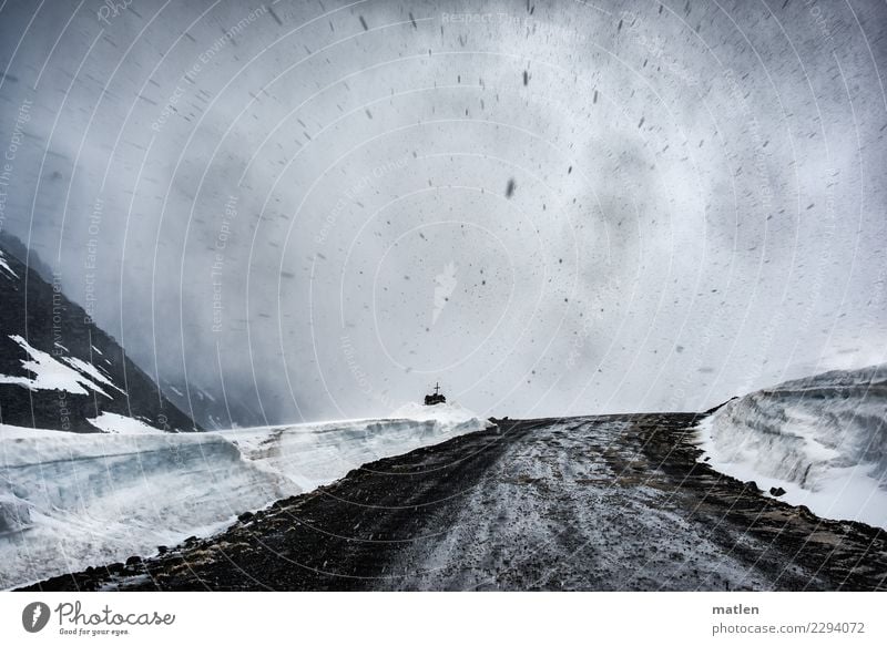 Kreuzfahrt Landschaft Urelemente Himmel Wolken Frühling schlechtes Wetter Sturm Nebel Schnee Schneefall Felsen Berge u. Gebirge Verkehrswege Autofahren dunkel