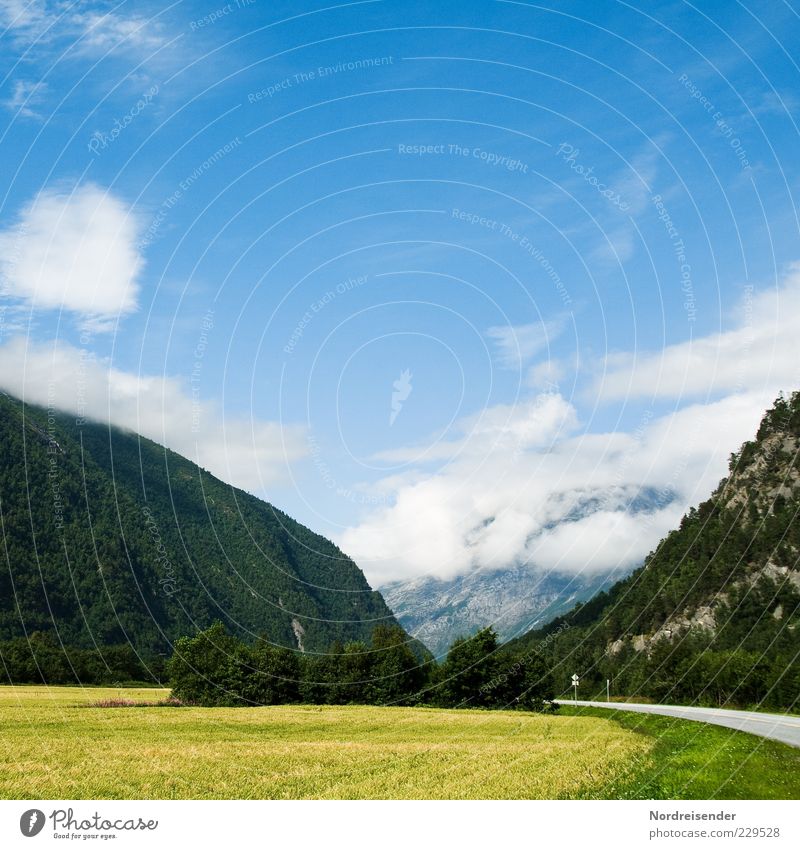 Anhalten Ferien & Urlaub & Reisen Tourismus Ausflug Ferne Sommer Sommerurlaub Berge u. Gebirge Natur Landschaft Himmel Wolken Klima Schönes Wetter Felsen Straße