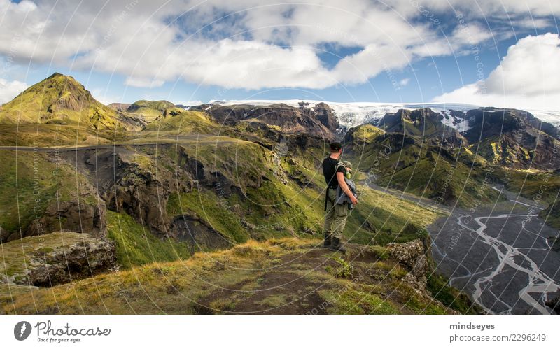 Gemeinsam den Ausblick geniessen Mensch maskulin Baby Mann Erwachsene Eltern 0-12 Monate 30-45 Jahre Natur Landschaft Urelemente Erde Wasser Sonne Sonnenlicht