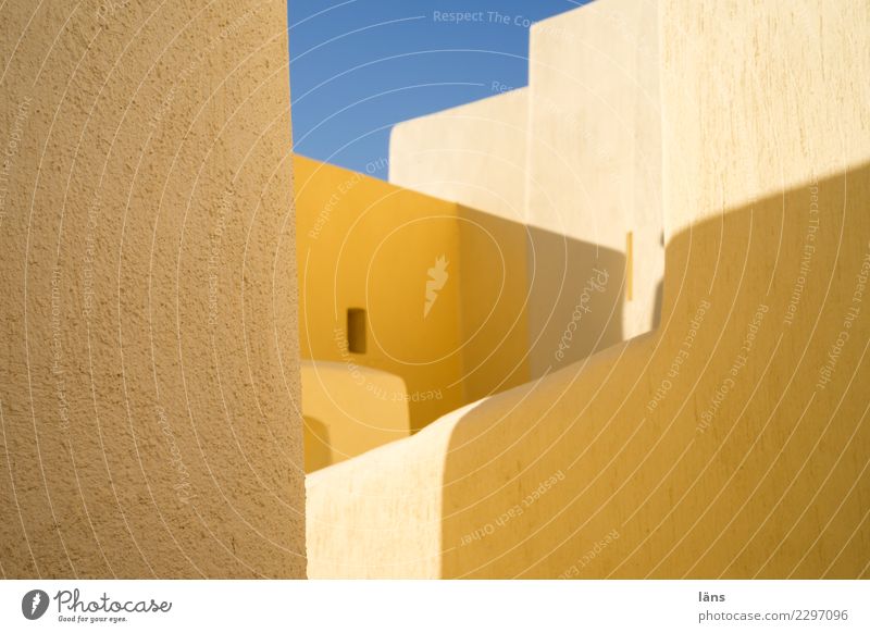 Stadtlandschaft Häusliches Leben Wohnung Haus Wolkenloser Himmel Schönes Wetter Griechenland Dorf Bauwerk Gebäude Architektur Mauer Wand ästhetisch