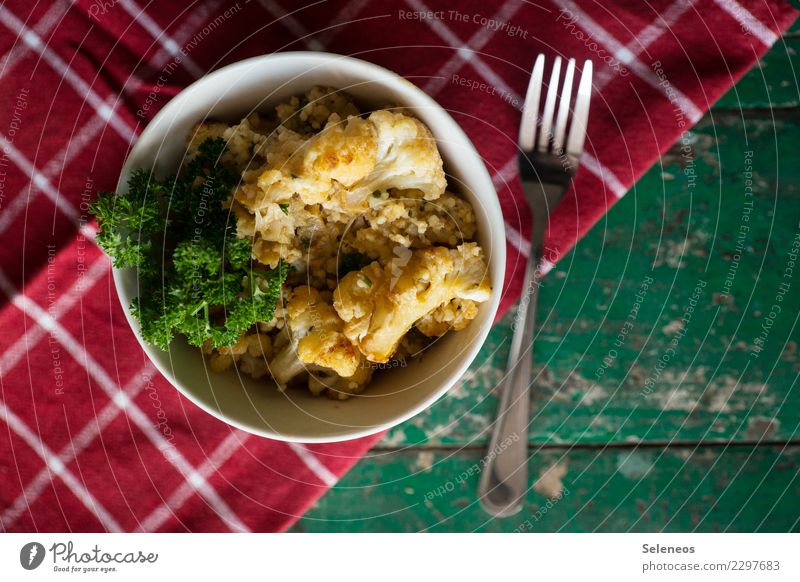 gebackener Blumenkohl Lebensmittel Gemüse Salat Salatbeilage Kräuter & Gewürze Petersilie Ernährung Essen Bioprodukte Vegetarische Ernährung Diät Fasten