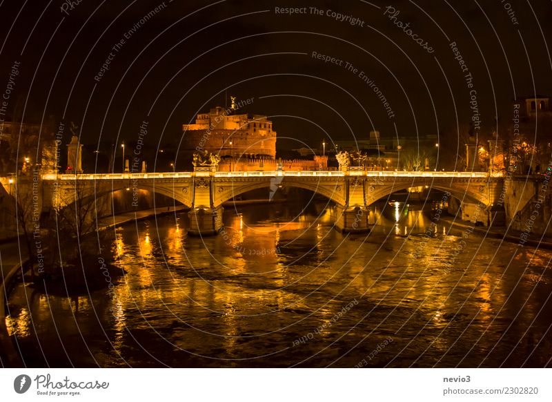 Engelsburg und Engelsbrücke in Rom bei Nacht Ferien & Urlaub & Reisen Tourismus Städtereise Kultur Herbst Winter Hauptstadt Stadtzentrum Burg oder Schloss