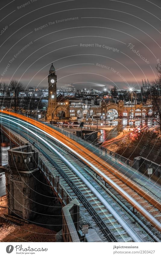 Hamburg Landungsbrücken U-Bahn Lichtspuren Europa Deutschland Elbe Stadt Hafen Wasser Kanal Winter Industrie Wolken Himmel Schnee nass Wasserfahrzeug Steg kalt