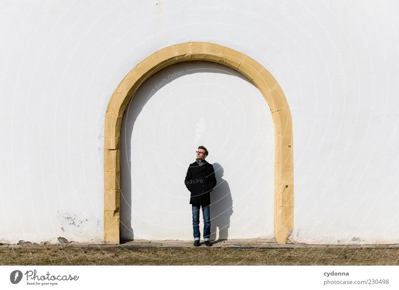 Einen Bogen drum machen ruhig Tourismus Mensch Junger Mann Jugendliche 18-30 Jahre Erwachsene Architektur Fassade einzigartig Leben Mittelpunkt stagnierend