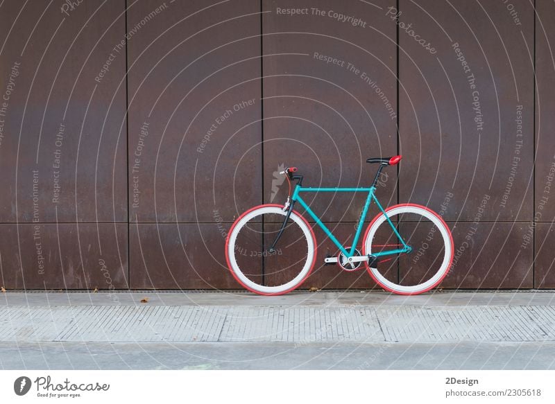 Radfahren oder Pendeln in städtische Umgebung Lifestyle elegant Stil Sport Fahrradfahren Umwelt Verkehr Straße Fahrzeug Mode alt hell retro grün schwarz weiß