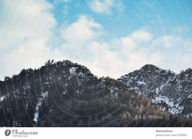 Bergblick Umwelt Landschaft Wolken Winter Schönes Wetter Baum Wald Gipfel Schneebedeckte Gipfel Berge u. Gebirge Menschenleer Klima ruhig Himmel Alpen Farbfoto