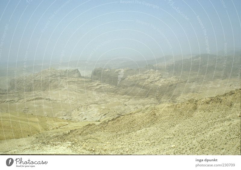 Wüste Negev ruhig Ferne Freiheit Berge u. Gebirge Umwelt Landschaft Erde Sommer Klimawandel Wärme Dürre Hügel Felsen Schlucht Wege & Pfade trocken Einsamkeit