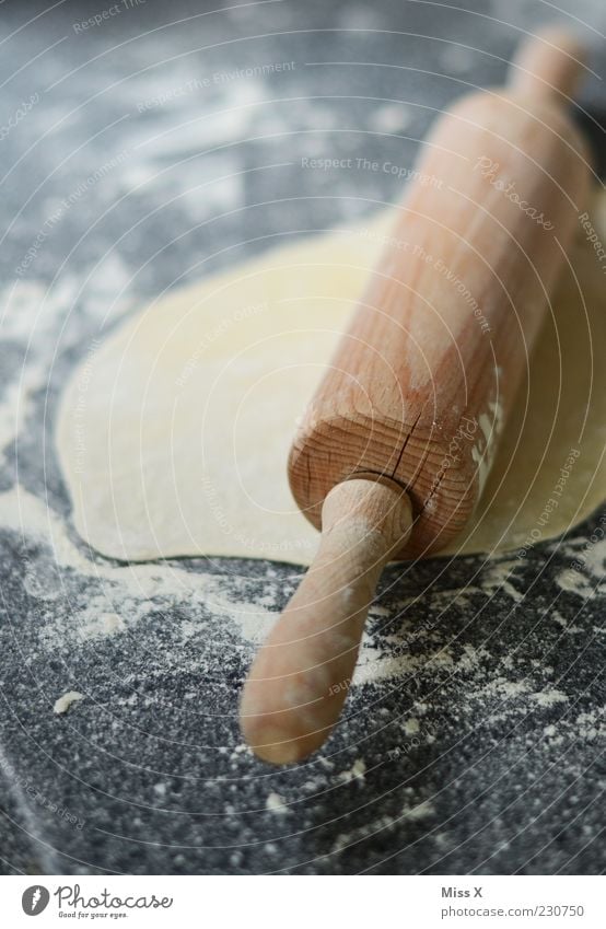 Maultaschenteig Lebensmittel Teigwaren Backwaren Ernährung Vegetarische Ernährung lecker süß kochen & garen Weihnachtsgebäck Plätzchen Mürbeteigboden ausrollen