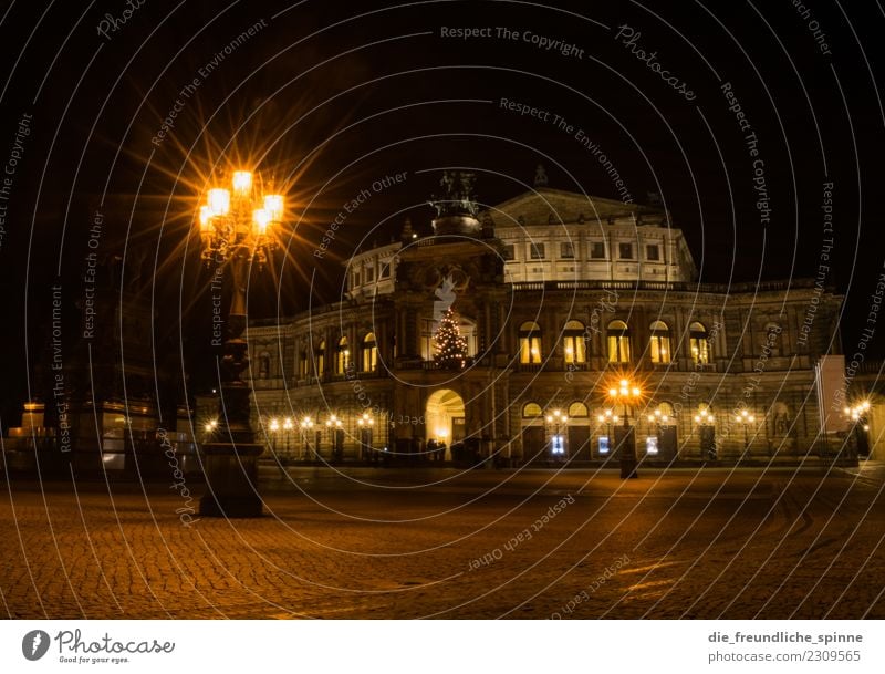 Semperoper & Theaterplatz bei Nacht Tourismus Sightseeing Städtereise Kunst Skulptur Architektur Theaterschauspiel Kultur Veranstaltung Operette Musik Opernhaus