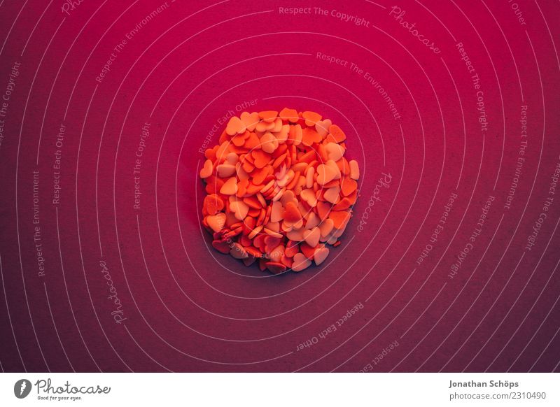 Kreis aus Herzen auf Papier Freude Valentinstag Liebe Erotik violett rosa Gefühle Frühlingsgefühle Termin & Datum Verabredung Hintergrundbild Liebespaar backen