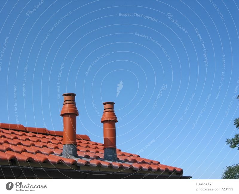 Lufttürme Lufthutze Dach Oberbayern Haus Architektur Himmel blau