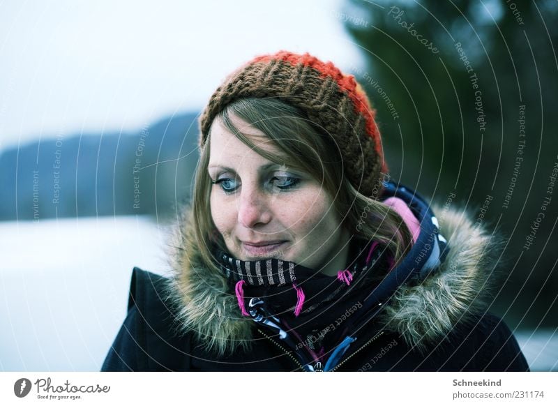 Happy Day feminin Junge Frau Jugendliche Erwachsene Leben Kopf Haare & Frisuren Gesicht Auge Nase Mund 1 Mensch 18-30 Jahre beobachten kalt Winter brünett