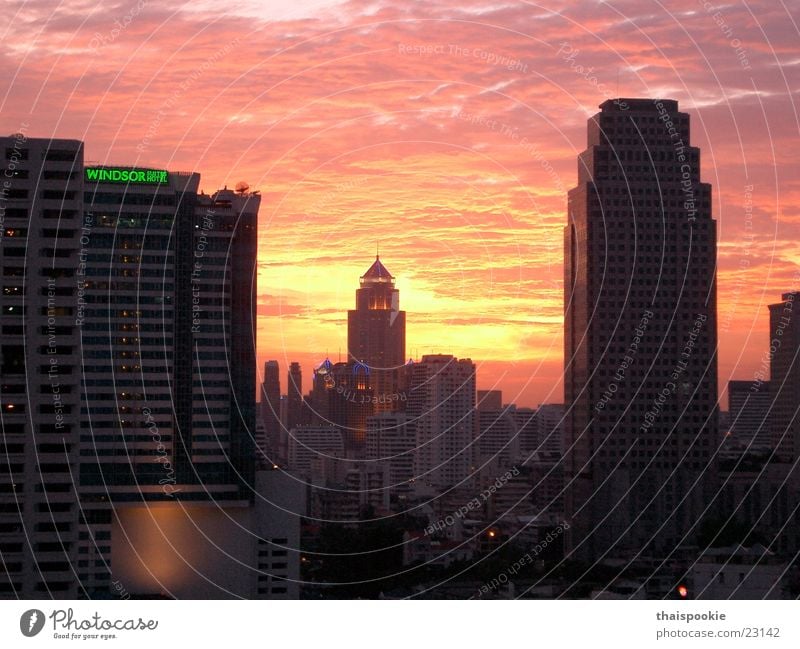 Bangkok bei Sonnenuntergang Thailand Stadt Erfolg