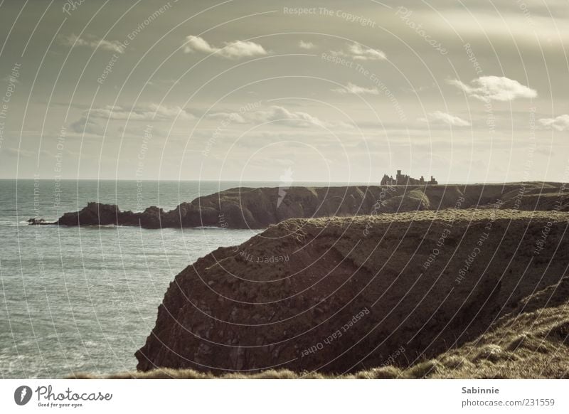 Slains Castle #3 Natur Landschaft Urelemente Erde Himmel Wolken Schönes Wetter Wind Felsen Wellen Küste Strand Nordsee Klippe Burg oder Schloss Ruine Turm