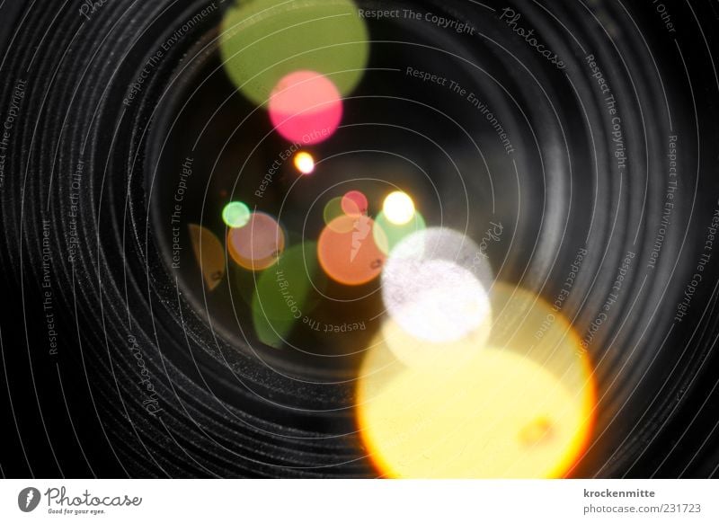 Lichtfang III Objektiv Linse Fotokamera gelb grün rot schwarz Blendenfleck Blendeneffekt Technik & Technologie rund Kreis kreisrund Spiegelreflexkamera