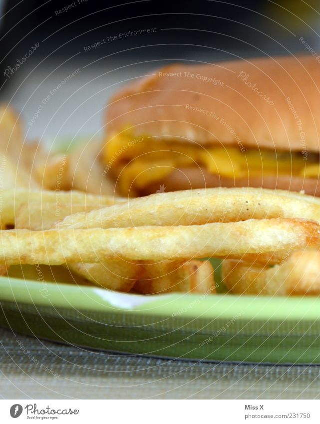 olle Pommes Lebensmittel Fleisch Gemüse Teigwaren Backwaren Ernährung Mittagessen Abendessen Fastfood Teller lecker Hamburger Cheeseburger Käse Pommes frites