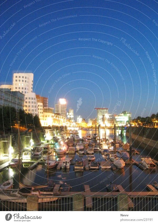 medienhafen Nacht Langzeitbelichtung Europa Medienhafen Hafen Düsseldorf