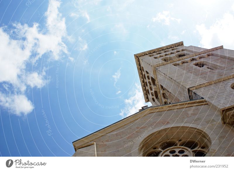 Erlöserkirche Jerusalem Himmel Schönes Wetter Kirche Dom Mauer Wand Fassade Fenster Stein blau Tradition Glaube Christentum Farbfoto Außenaufnahme