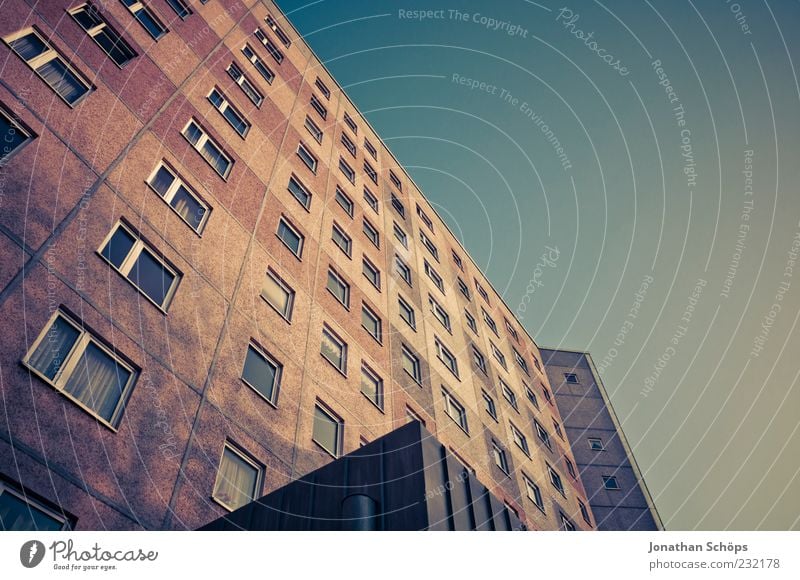 Block, meiner Erfurt Stadt Hauptstadt Stadtrand bevölkert Haus Gebäude Plattenbau ästhetisch blau braun gold Misserfolg unsozial Farbenspiel Etage Fenster