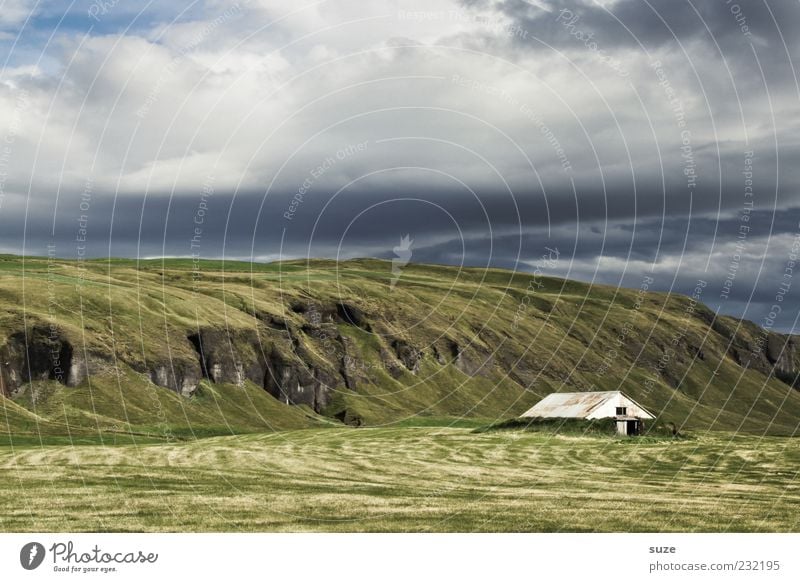 Hütte im Grünen Ferien & Urlaub & Reisen Ferne Freiheit Haus Umwelt Natur Landschaft Urelemente Himmel Wolken Gewitterwolken Sommer Klima Wetter Wiese Feld