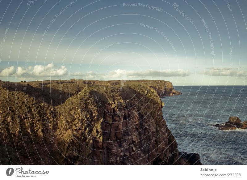 Bullers of Buchan Umwelt Natur Urelemente Erde Himmel Wolken Horizont Schönes Wetter Felsen Küste Nordsee Meer Schottland wild Tourismus